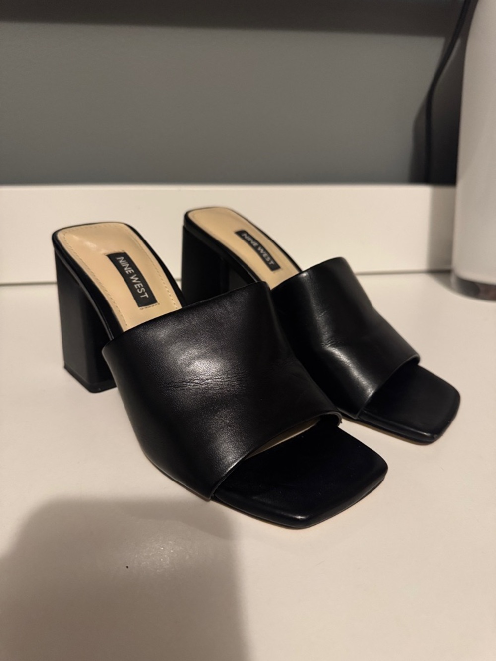 Nine West Women’s Black Leather Square-Toe Block Heel Mules Size 5.5